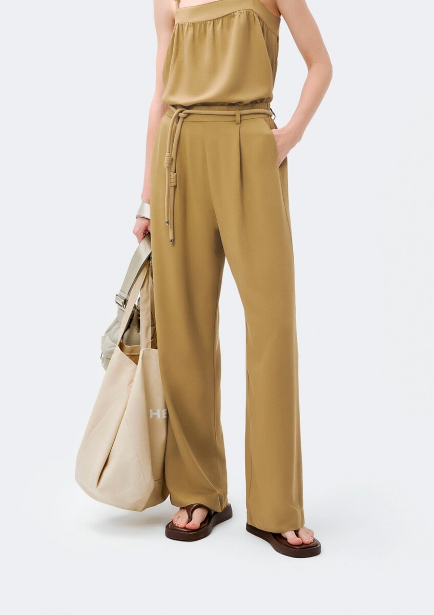 PANTALONES RECTOS CON CINTURÓN - MARRON 
