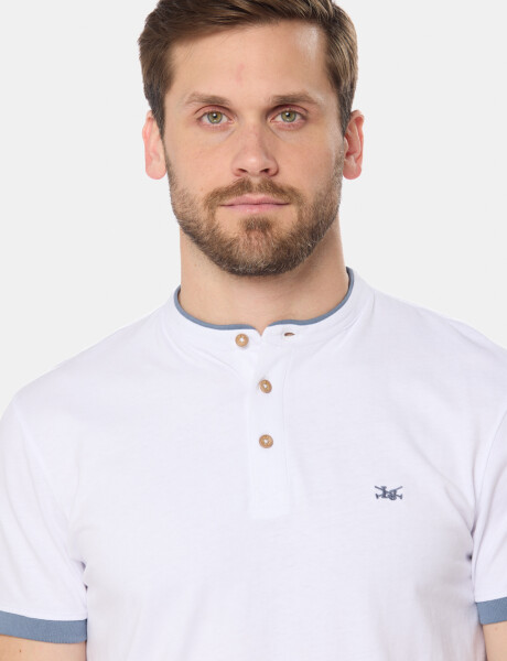 REMERA LISA CUELLO MAO Blanco