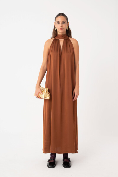 VESTIDO LARGO CUELLO HALTER Ladrillo