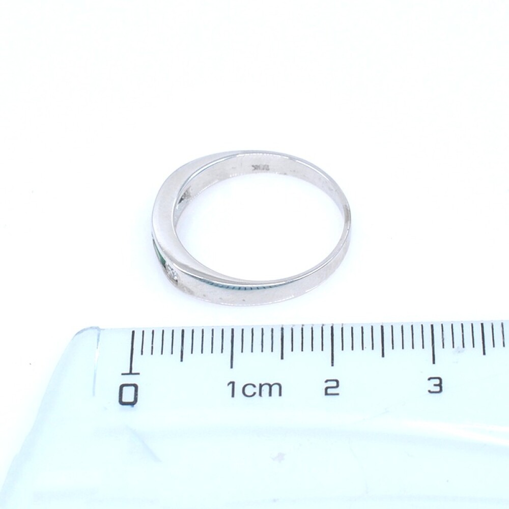 Anillo en oro 18k blanco con brillantes y esmeraldas Anillo en oro 18k blanco con brillantes y esmeraldas