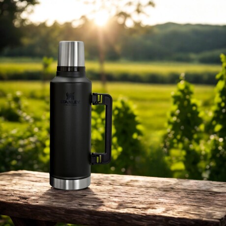 Termo Stanley Ultra 1.4 Litros Con Tapón Cebador Negro