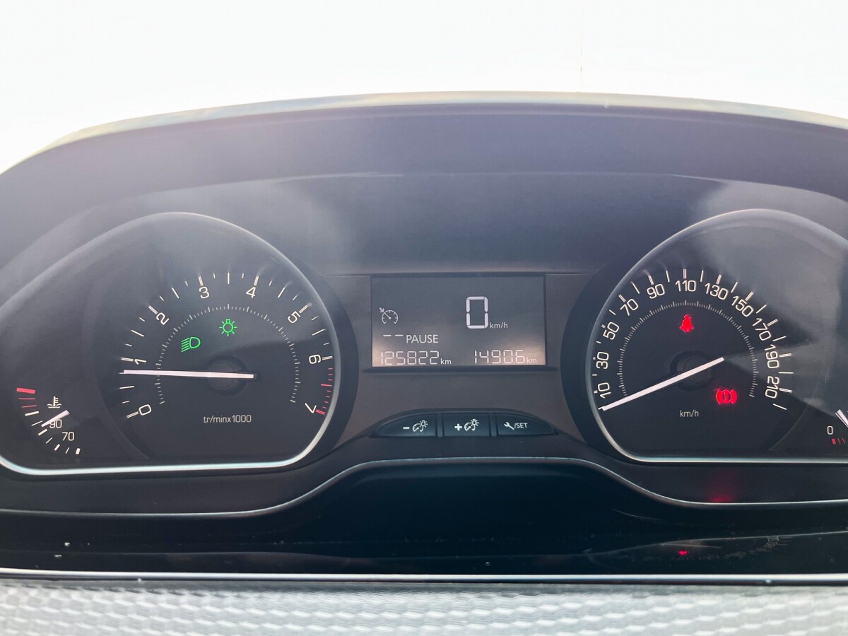 Peugeot 2008 Active 1.2 Extra Full | Permuta / Financia Peugeot 2008 Active 1.2 Extra Full | Permuta / Financia