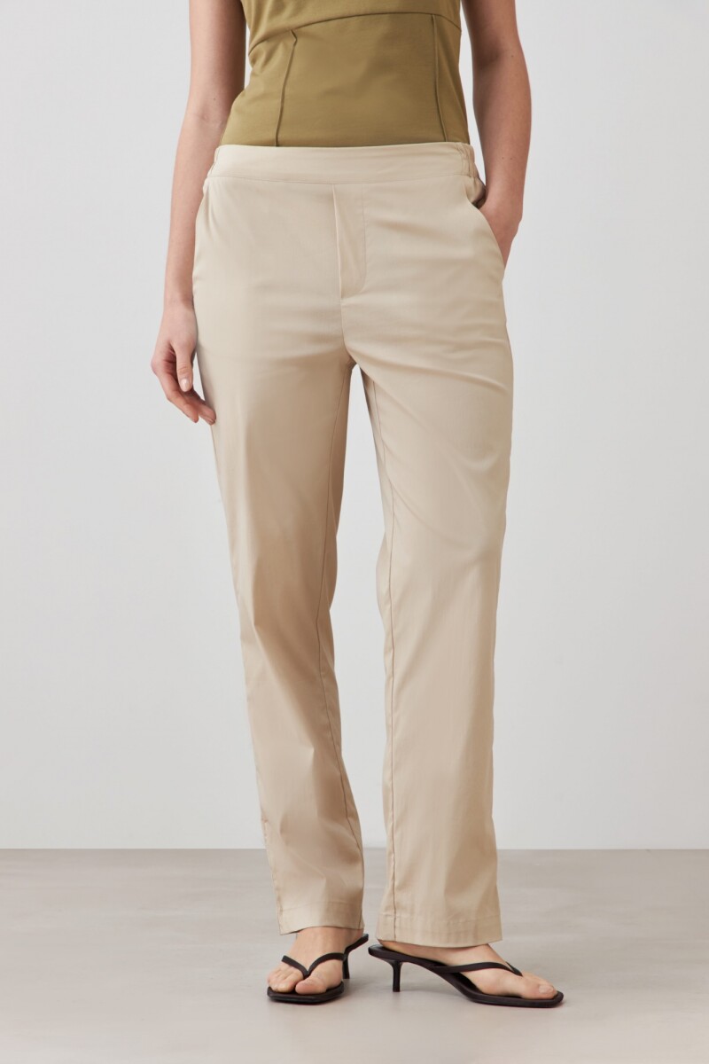 Pantalón recto beige