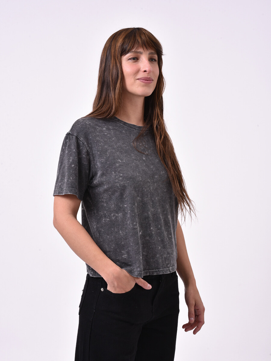 REMERA SAMI - NEGRO 