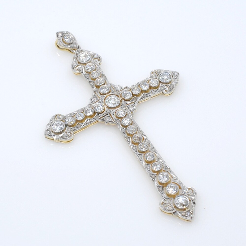 Cruz 18k y platino con brillantes y diamantes Cruz 18k y platino con brillantes y diamantes