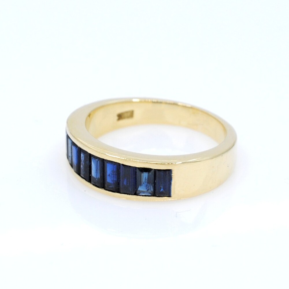 Anillo en oro 18k amarillo y zafiros corte baguette Anillo en oro 18k amarillo y zafiros corte baguette