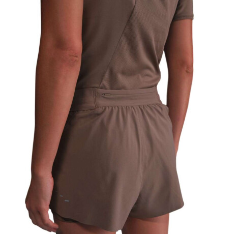 Short Nike Swift Dri-Fit Mr 2N1 de Mujer Chocolate