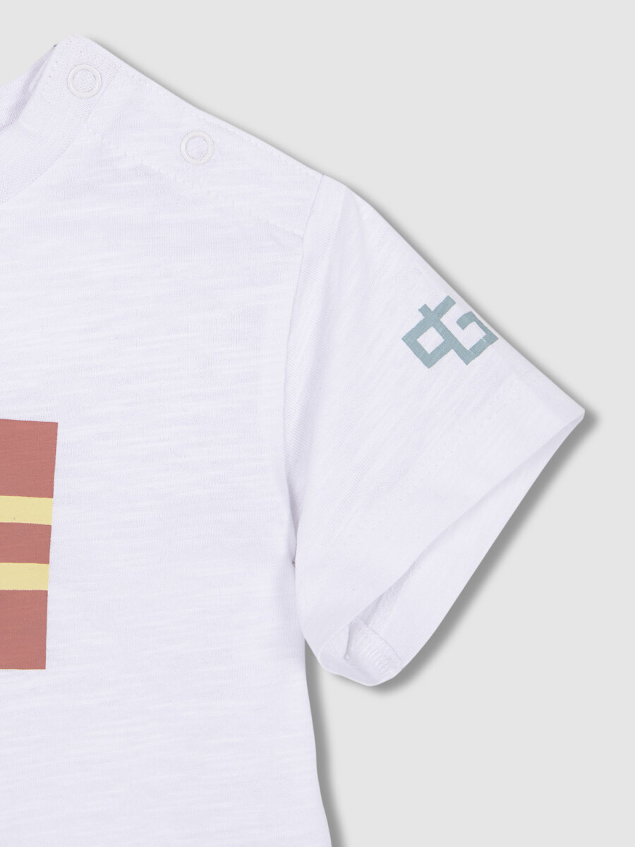 Camiseta Blanca Con Estampado Bandera Blanco