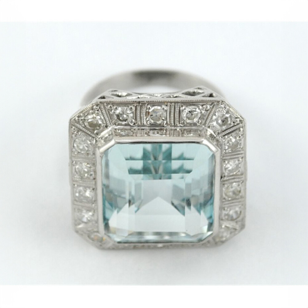 Anillo Oro 18K Diseño Antiguo Con Brillantes Y Agua Marina Anillo Oro 18K Diseño Antiguo Con Brillantes Y Agua Marina