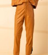 Pantalón Avai SS24 Dulce de Leche y Negro