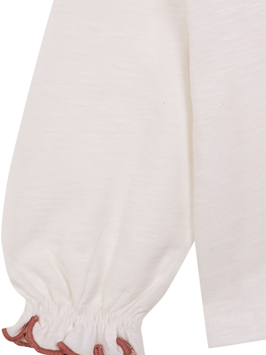 Camiseta Con Cuello C Blanco Roto