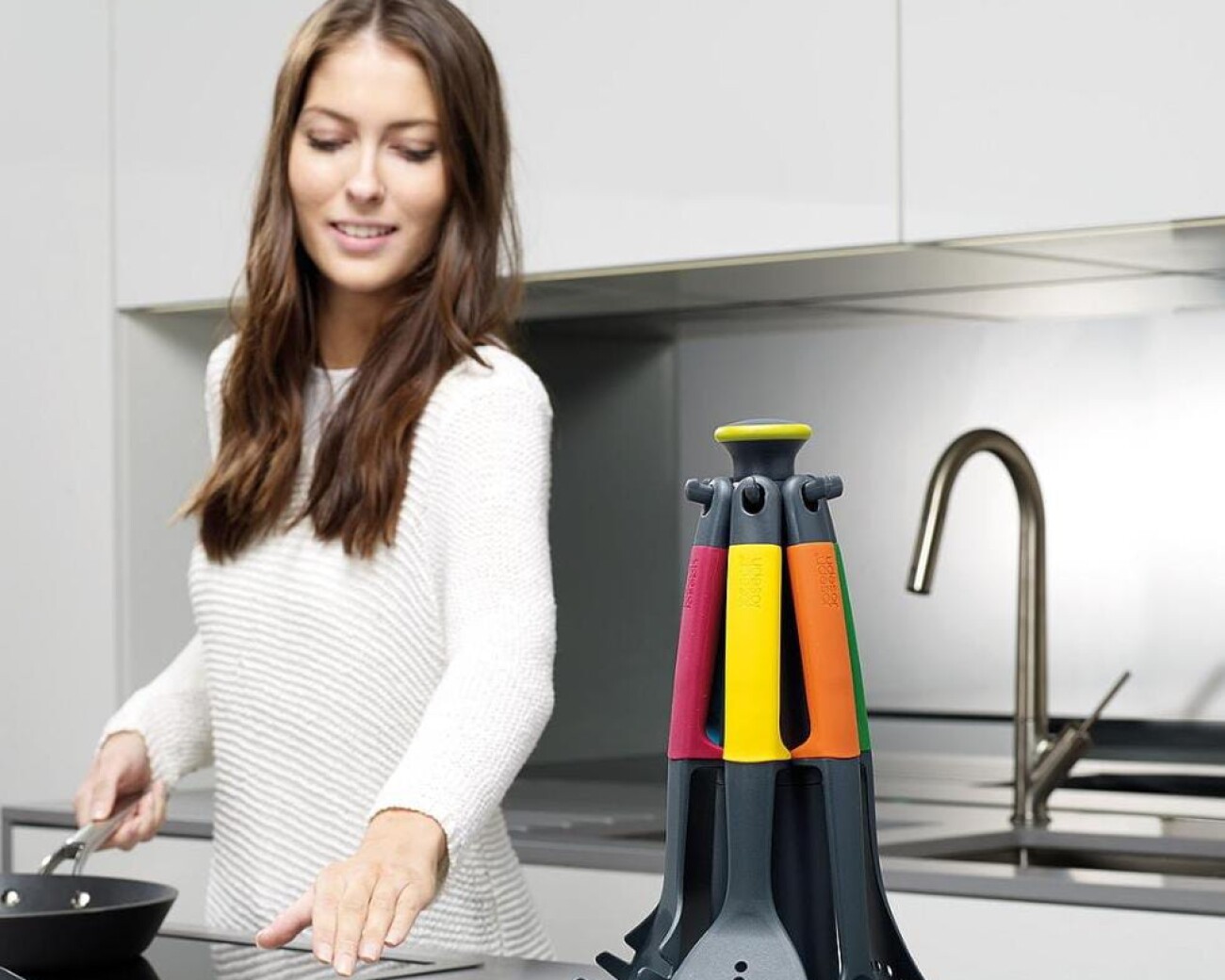 Utensilios de cocina set de 5 piezas con soporte giratorio Utensilios de cocina set de 5 piezas con soporte giratorio