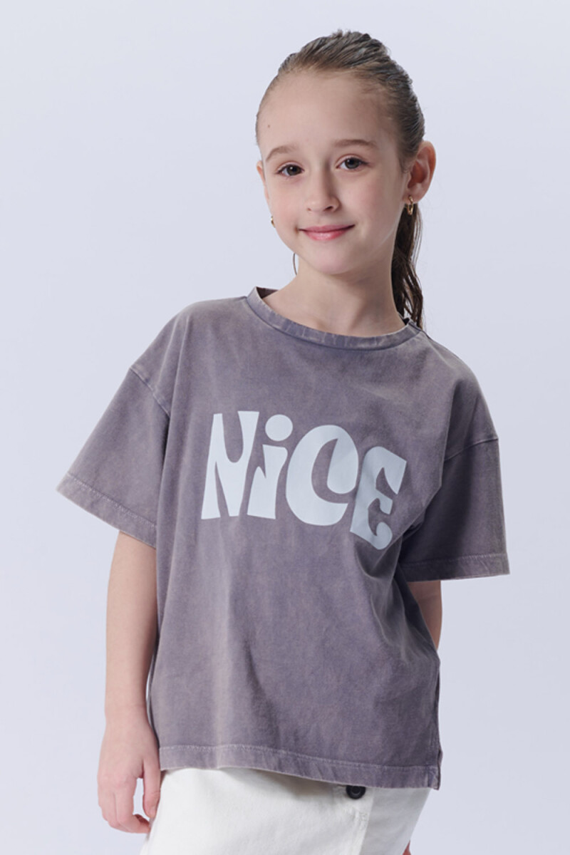 Remera nice Gris