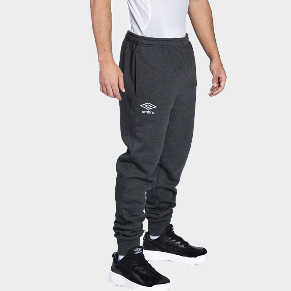 Pantalón Umbro Básico - Gris 