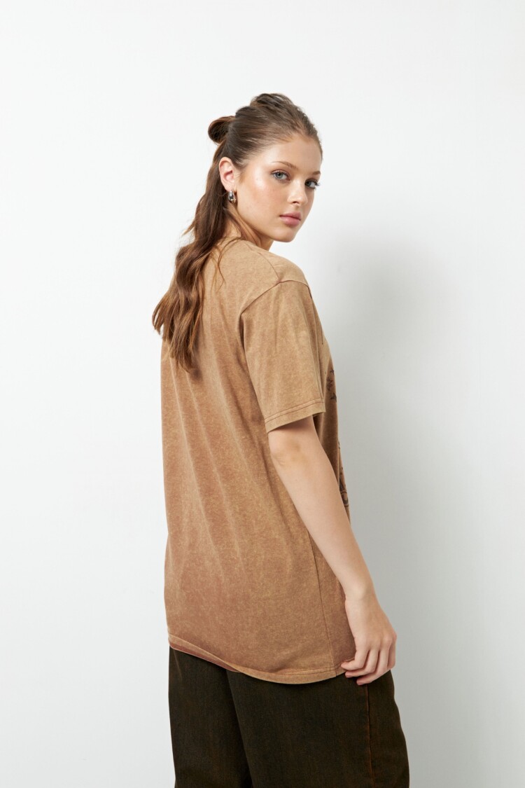 REMERA FLEPA Marrón Corteza