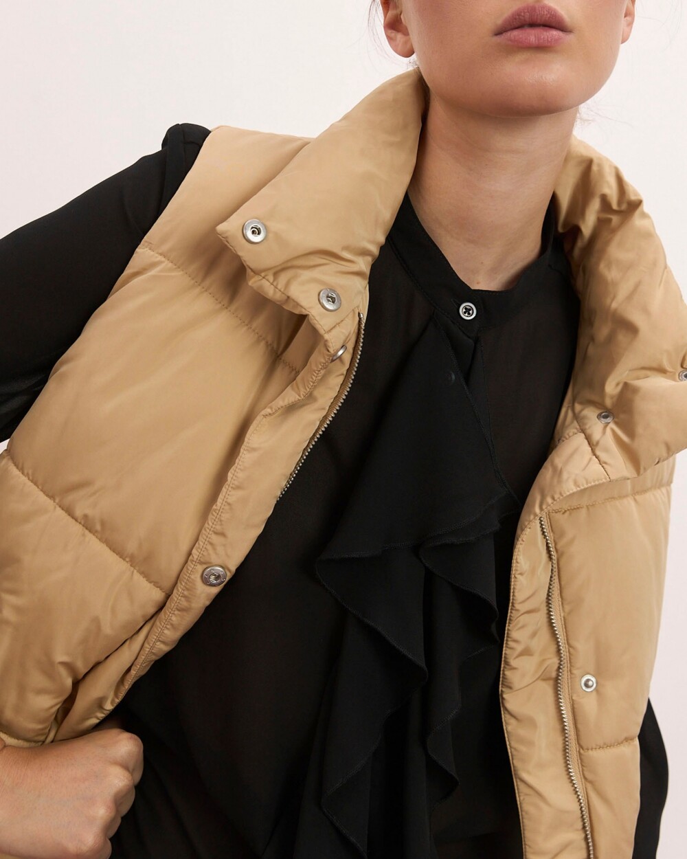 Campera Ellie Negro Camel