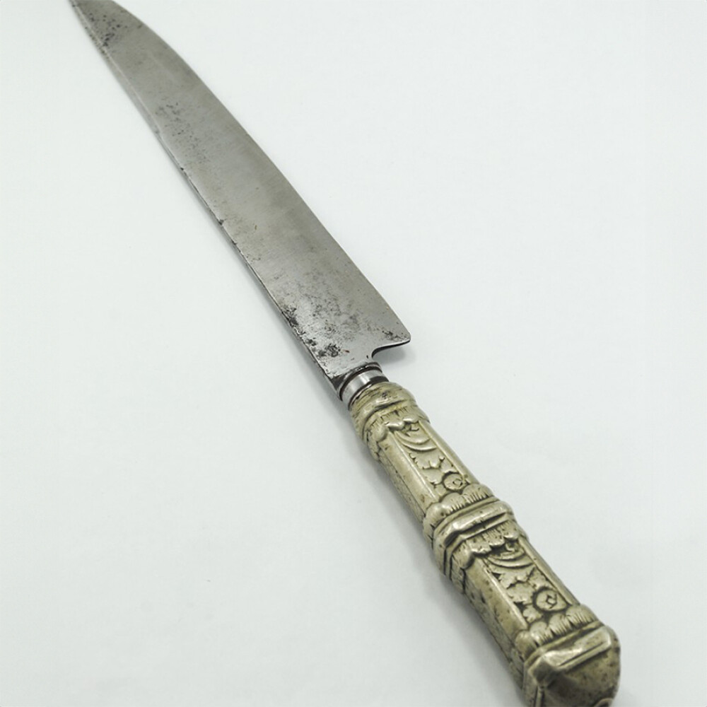 Cuchillo Cabo De Metal Blanco. Hoja 20 Cms De Largo. Cuchillo Cabo De Metal Blanco. Hoja 20 Cms De Largo.