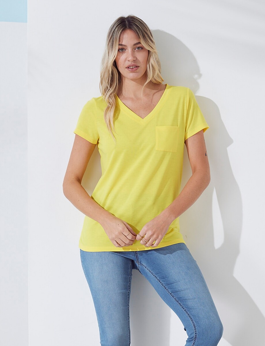 Remera Escote V - Amarillo 