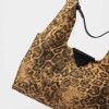 Bolso al hombro The Shopping En Cuero Animal Print Camel