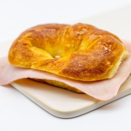 Medialuna con Jamón 000