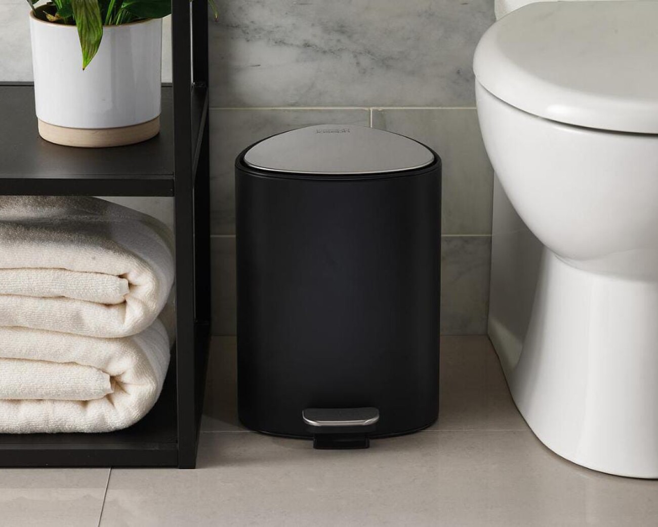 Papelera con pedal 5L EasyStore™ (Negro mate) Papelera con pedal 5L EasyStore™ (Negro mate)