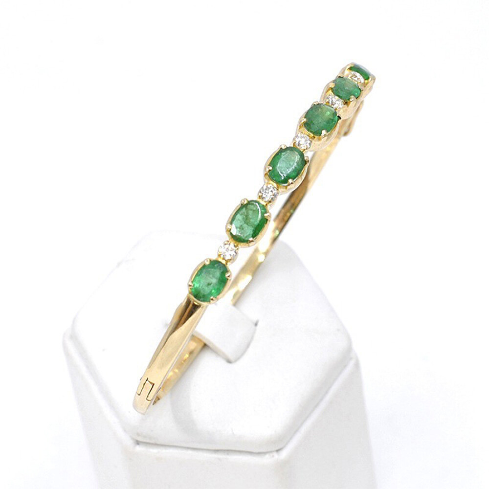 Pulsera En Oro 18K Con Brillantes Y Esmeraldas Pulsera En Oro 18K Con Brillantes Y Esmeraldas