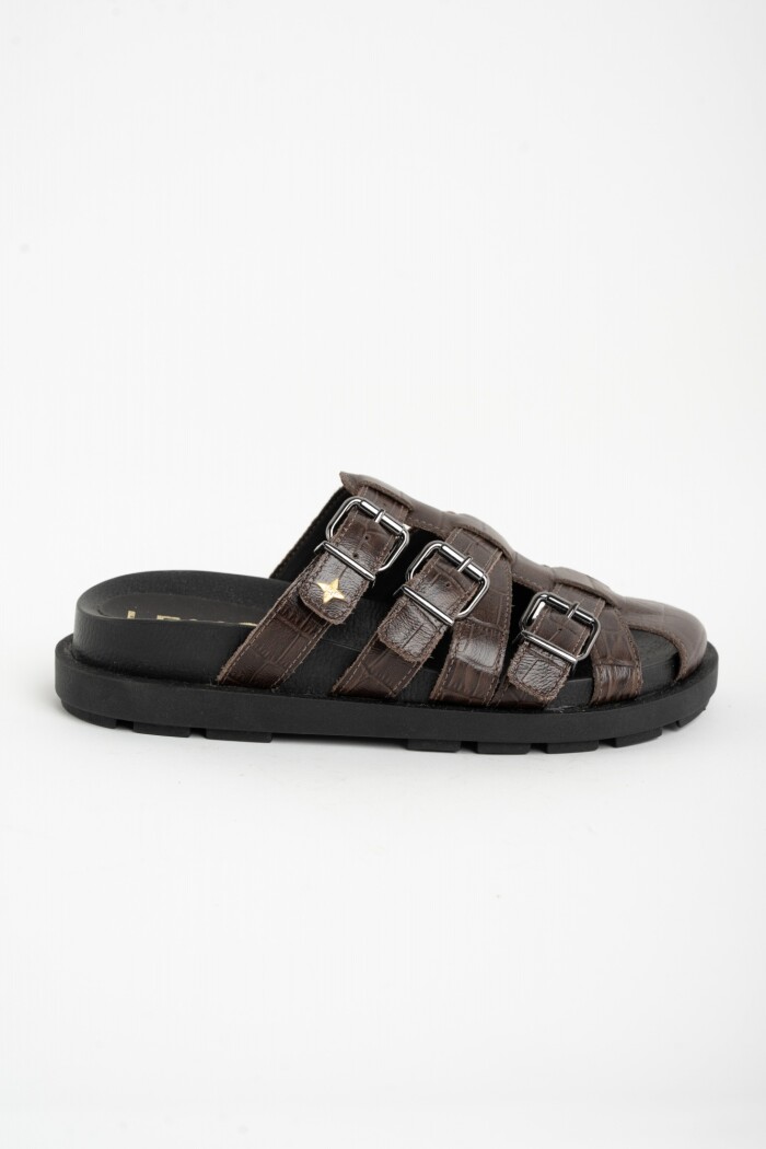 Zueco Croco Hebillas Chocolate