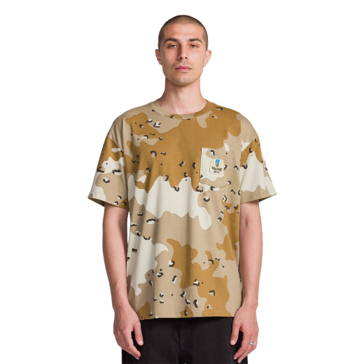 Remera Volcom ABG DESERT BEERS POCKET SST - Mostaza Remera Volcom ABG DESERT BEERS POCKET SST - Mostaza