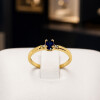 Anillo Caleda de Oro Amarillo 18k con Brillantes y Zafiro Anillo Caleda de Oro Amarillo 18k con Brillantes y Zafiro
