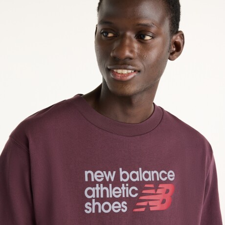 Remera New Balance de Hombre -Athletics Premium- MT51900YLR BORDEAUX
