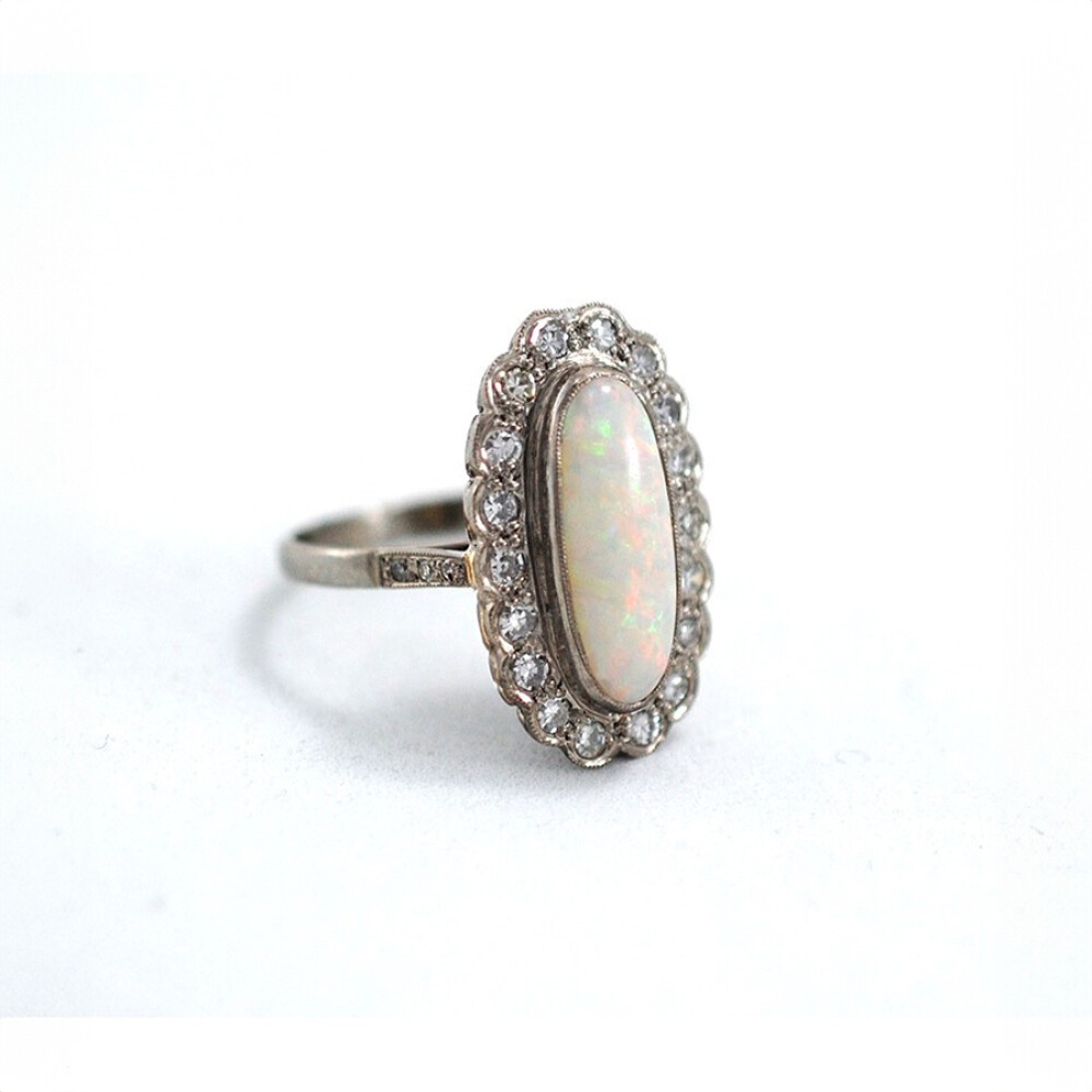 Anillo Oro 18K Blanco, Brillantes Y Opalo Anillo Oro 18K Blanco, Brillantes Y Opalo