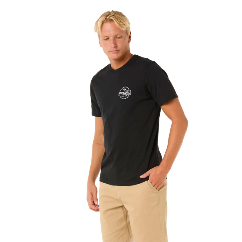 Remera Rip Curl Staple Tee - Negro Remera Rip Curl Staple Tee - Negro