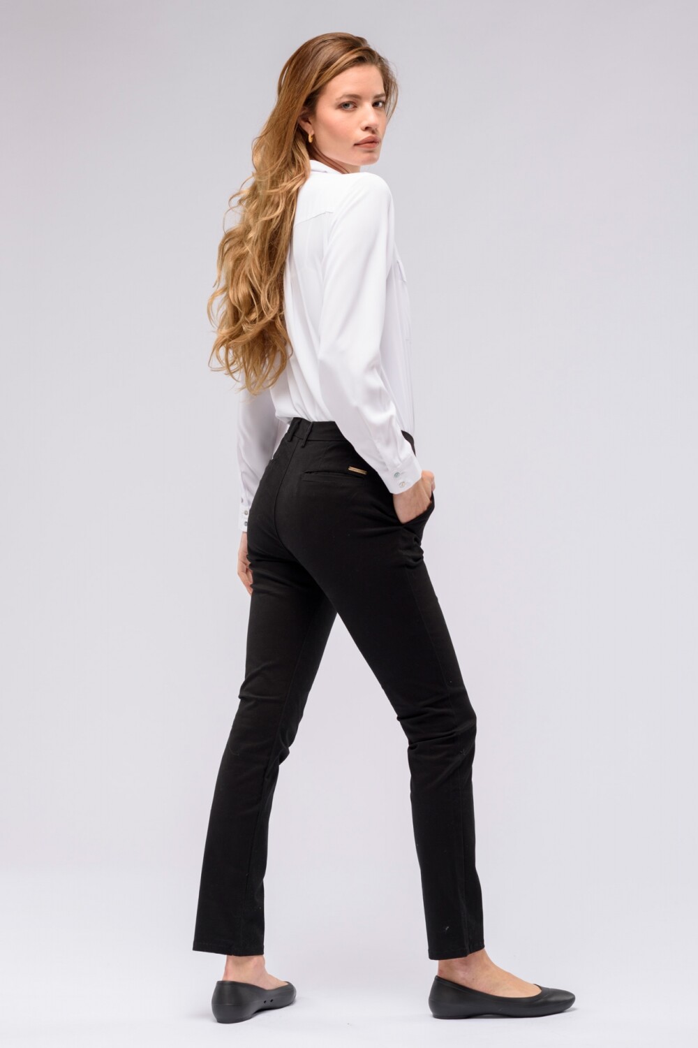 PANTALÓN DE GABARDINA CLÁSICO Negro