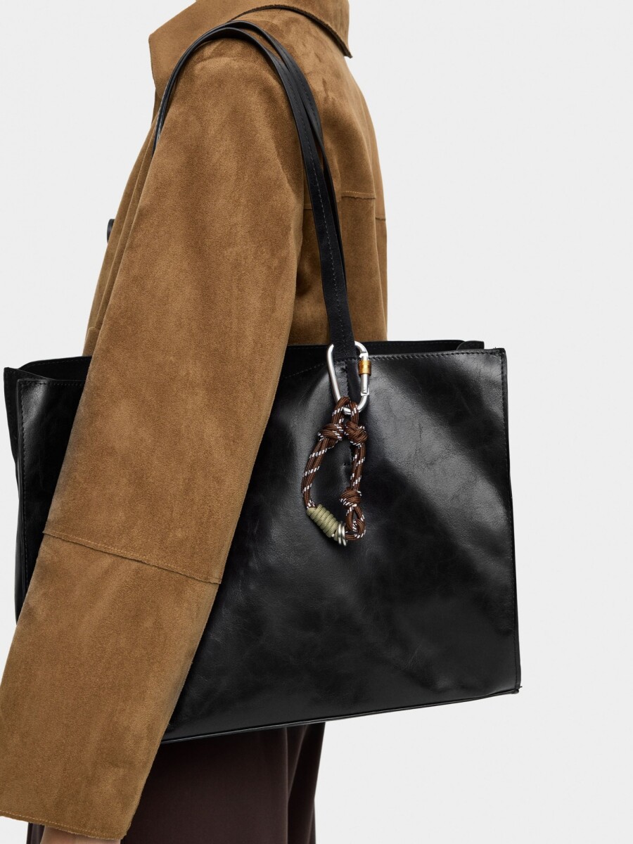 Bolso Shopper Con Colgante negro