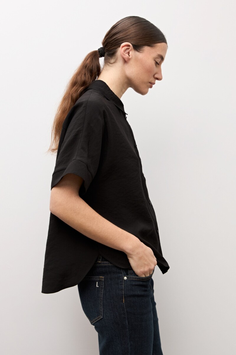 Camisa manga corta negro