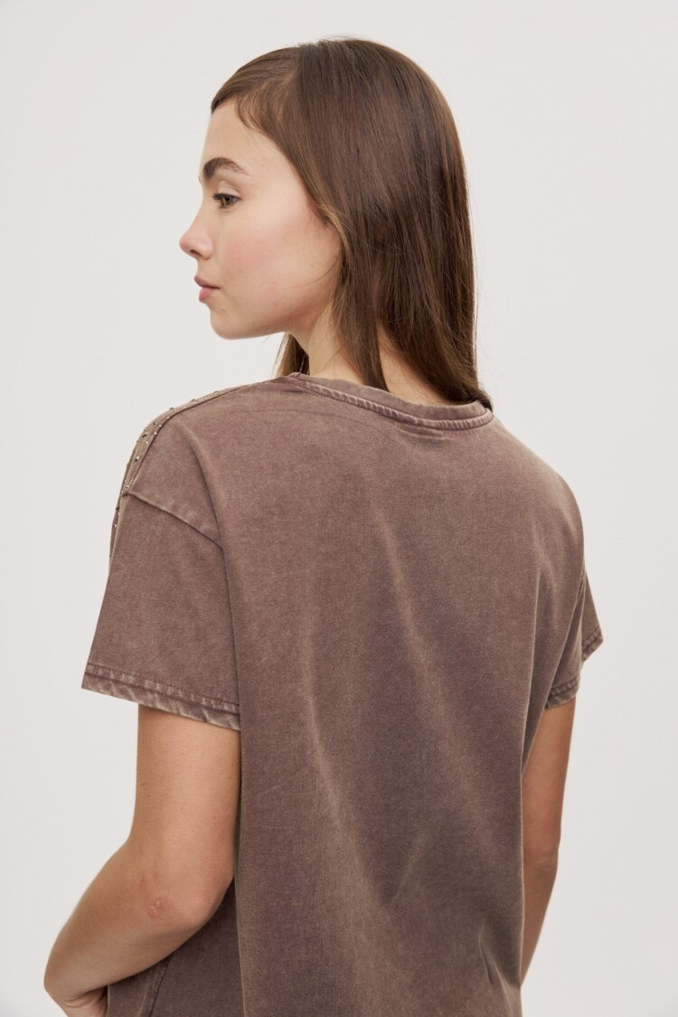 REMERA JAKUB Chocolate