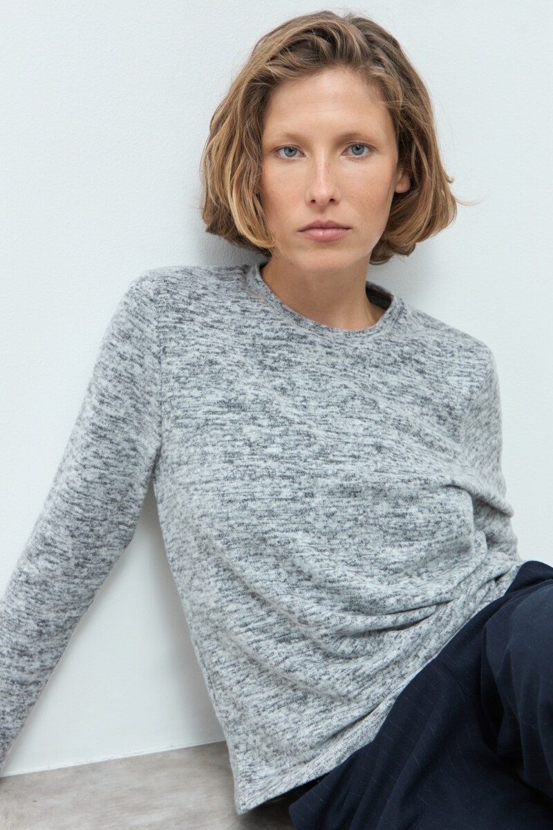 Remera texturada gris melange