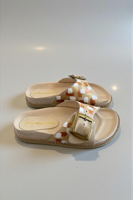 Sandalias KIRA Natu Con Arte Dorado Sandalias KIRA Natu Con Arte Dorado