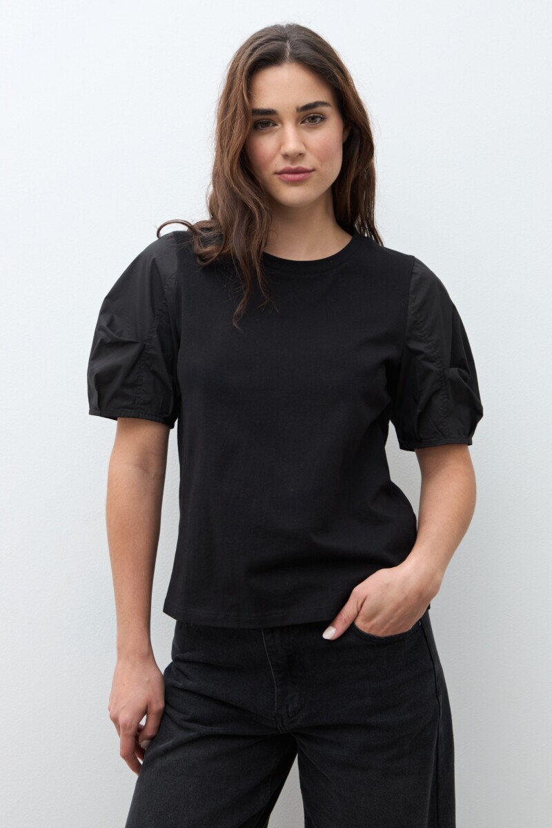 Remera mangas abullonadas negro