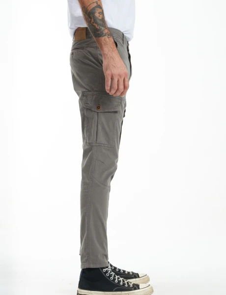 Pantalón cargo Andino 24 Gris