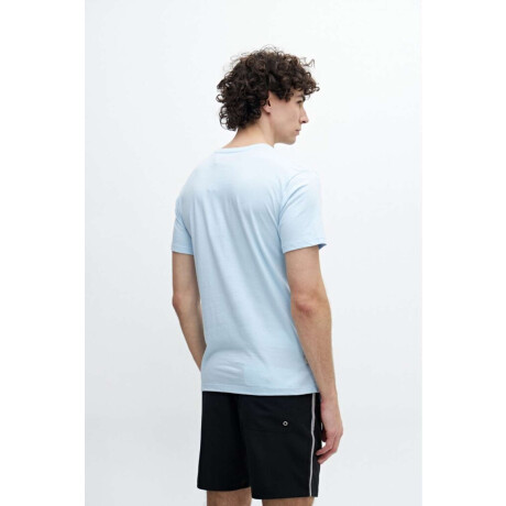 Remera Bincent Celeste