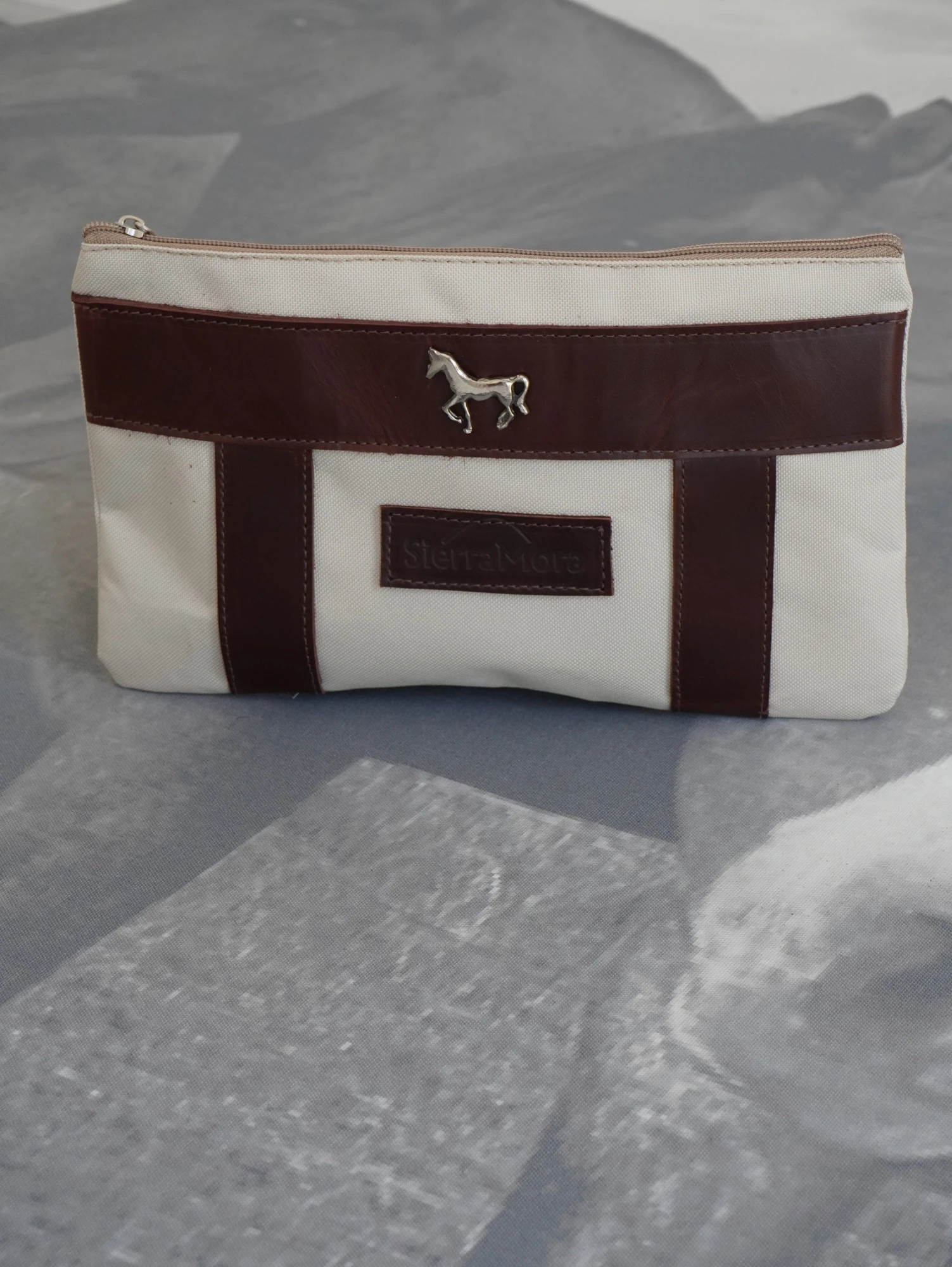 Sobre Cartuchera Mustang -  Chocolate