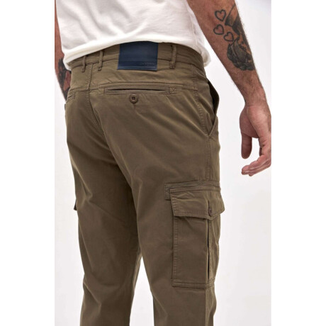 Pantalon cargo Roque I26 Oliva