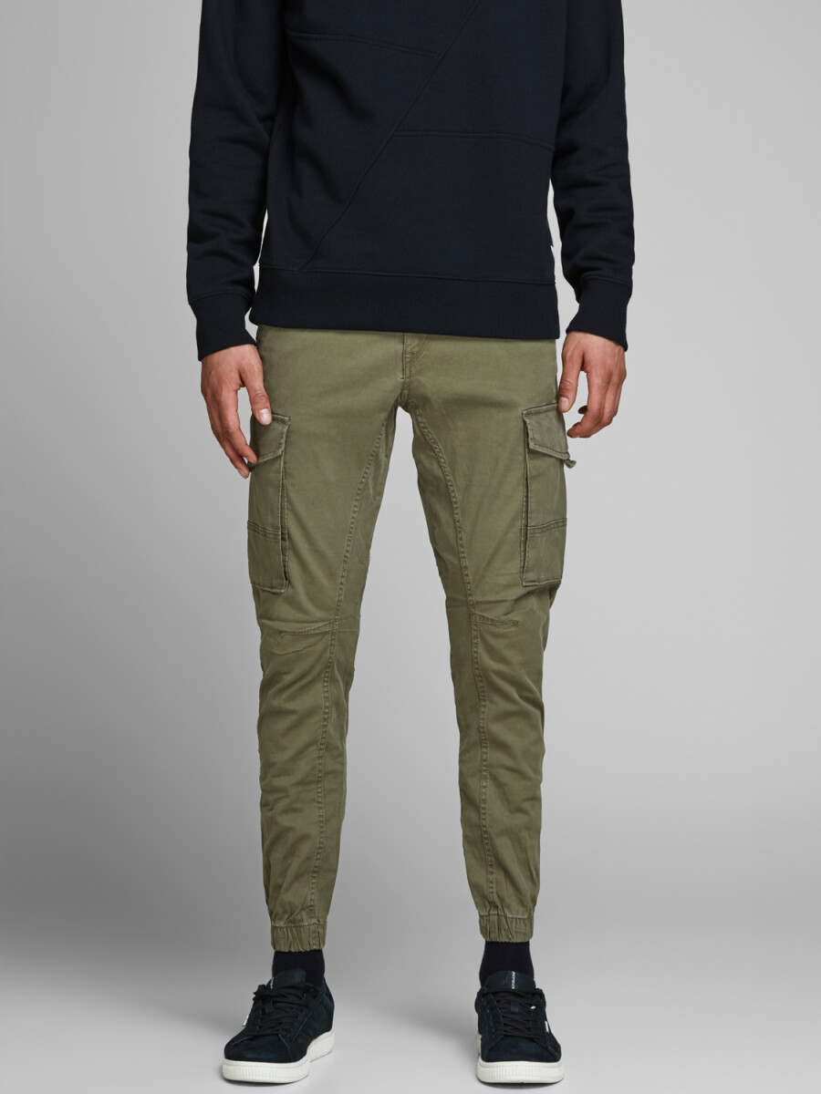 PANTALÓN CARGO PAUL FLAKE - Olive Night 