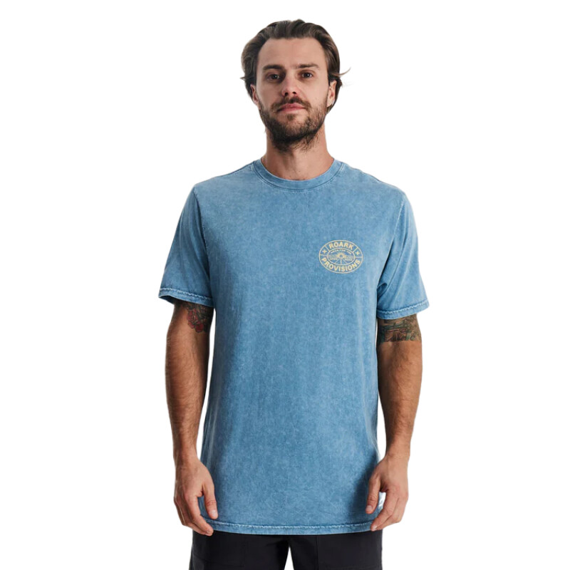 Remera Roark Roark Provisions - Celeste Remera Roark Roark Provisions - Celeste