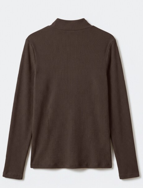BLUSA DE CUELLO ALTO ACANALADO MARRÓN