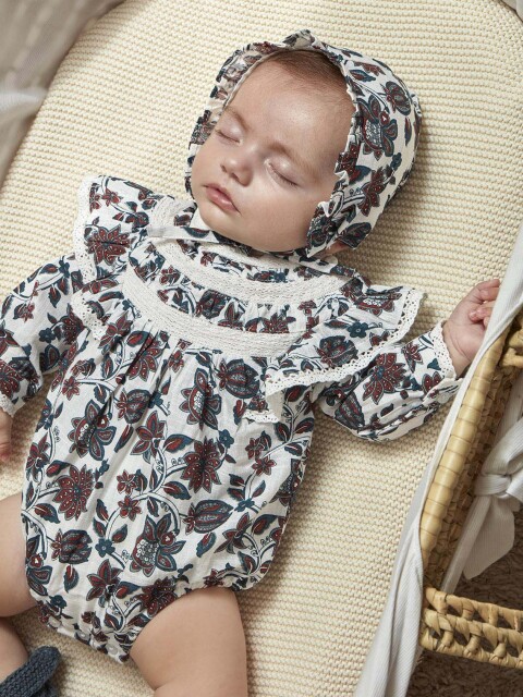 Conjunto De Ranita A Juego Con Capota Blanco Roto