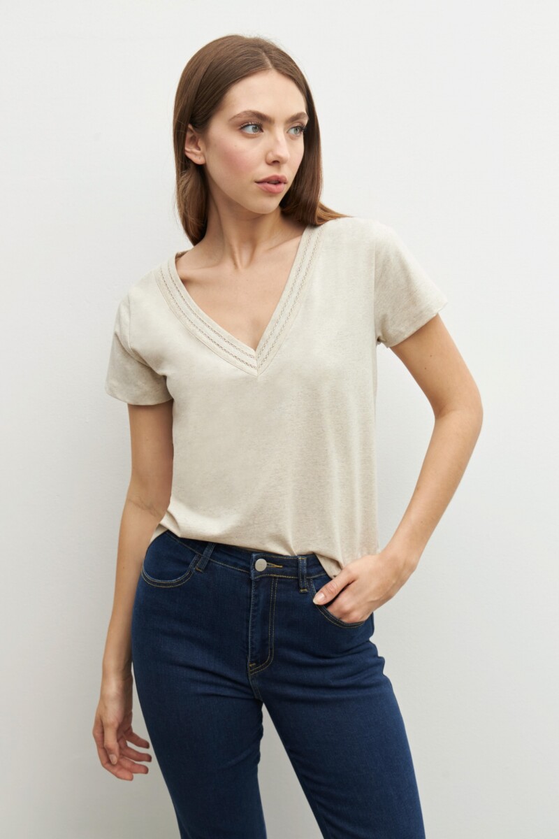 Remera con vainillas beige melange