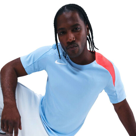 Remera Nike Strike de Hombre azul