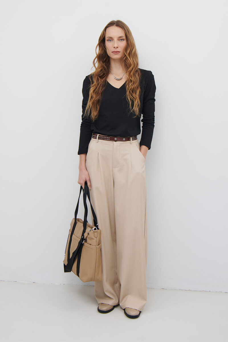 REMERA V M/LARGA NEGRO